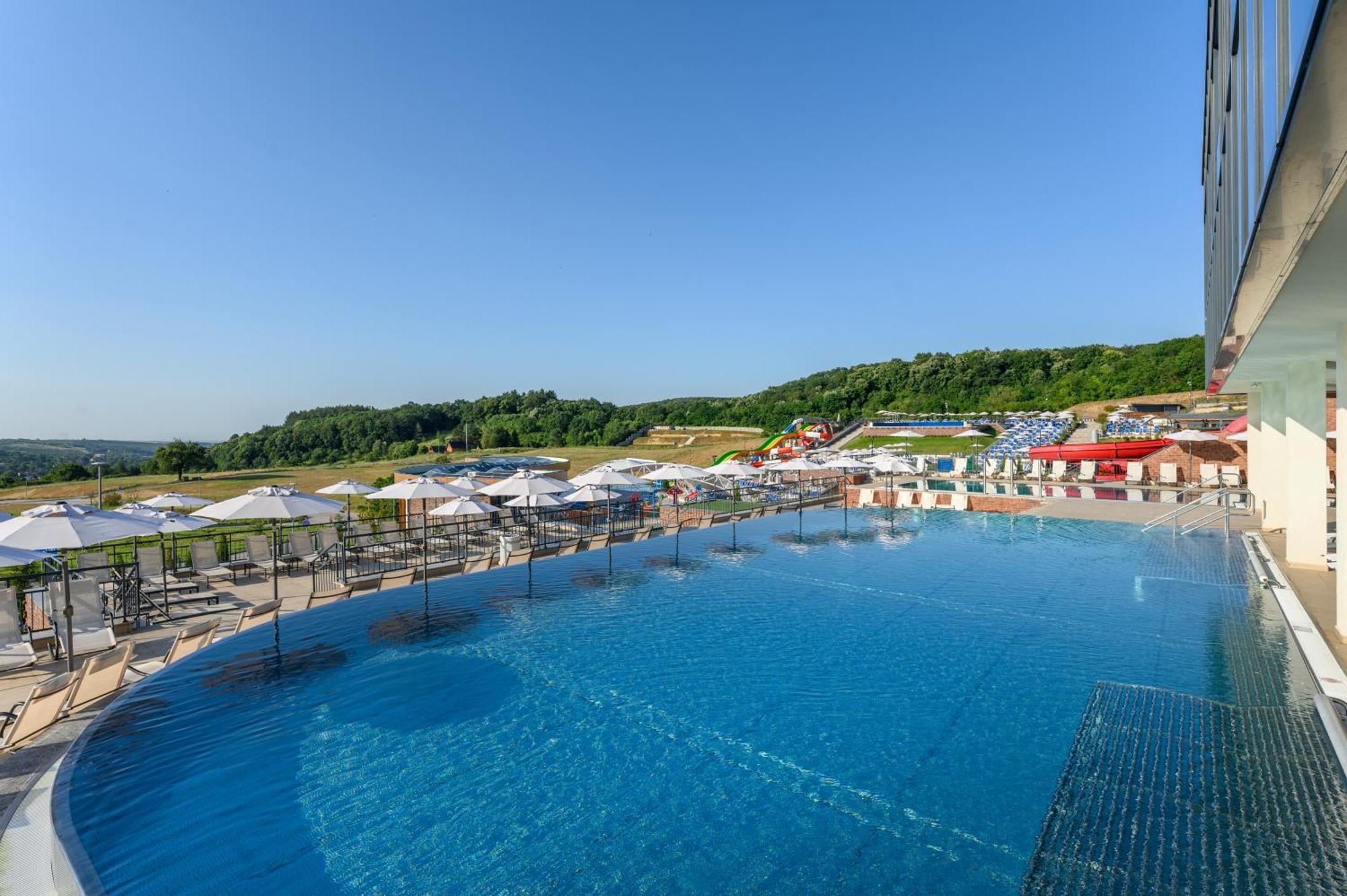 Movenpick Resort And Spa Fruske Terme Vrdnik Esterno foto